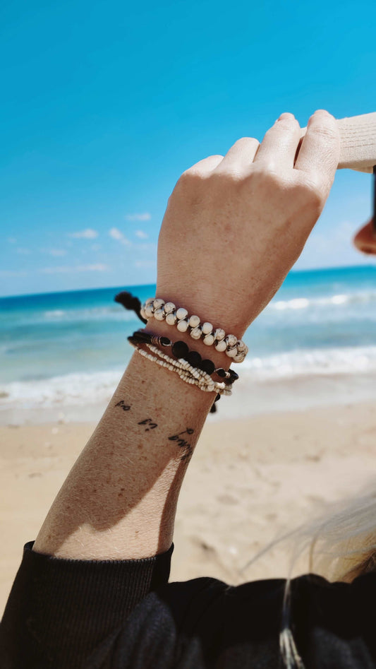WHITE STONE BEAD BRACELET